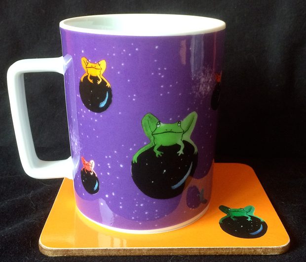 Berendsohn mug with matching coaster featuring the frogs from Universal by Tim Hupkes