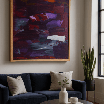 Abstract schilderij Friction & Flow: paars, roze, wit, blauw en oranje reliëf kunstwerk van Tim Hupkes in de woonkamer (lichthouten lijst)